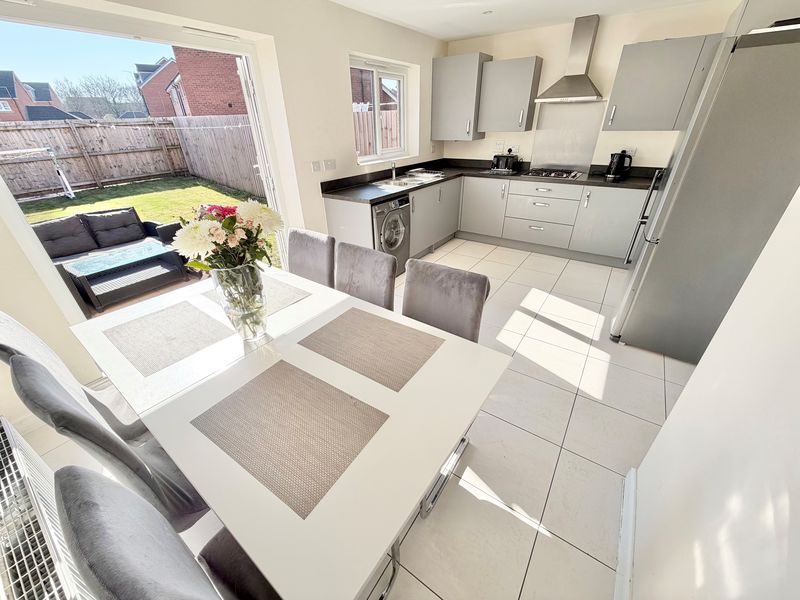 Cuddington Grove Rossmore